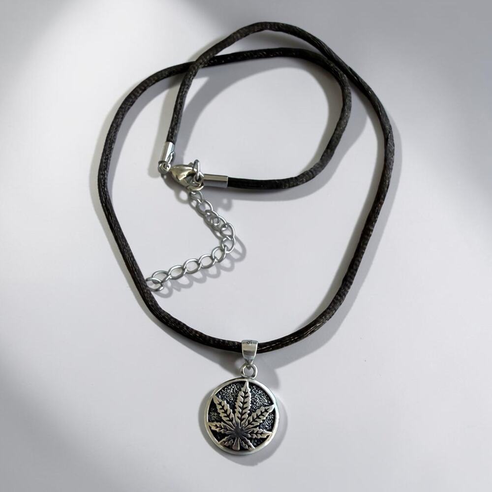 Sterling Silver Cannabis Leaf Pendant Silk Necklace - Picture 1 of 7